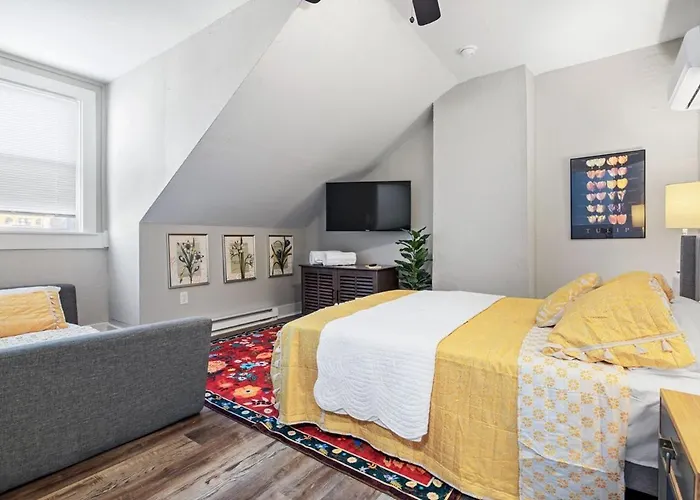 A Part Of History! Gated Yard, Hot Tub, 5 Br Hébergement de vacances Pittsburgh